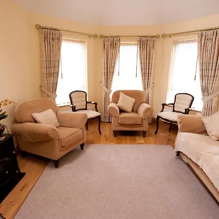 Sandyhills Bed & Breakfast 4*